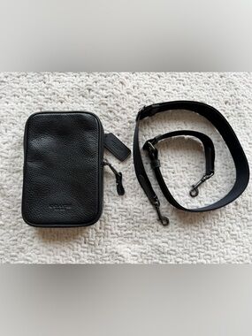 Coach Black Pebbled Leather Messenger Crossbody with Detachable Strap